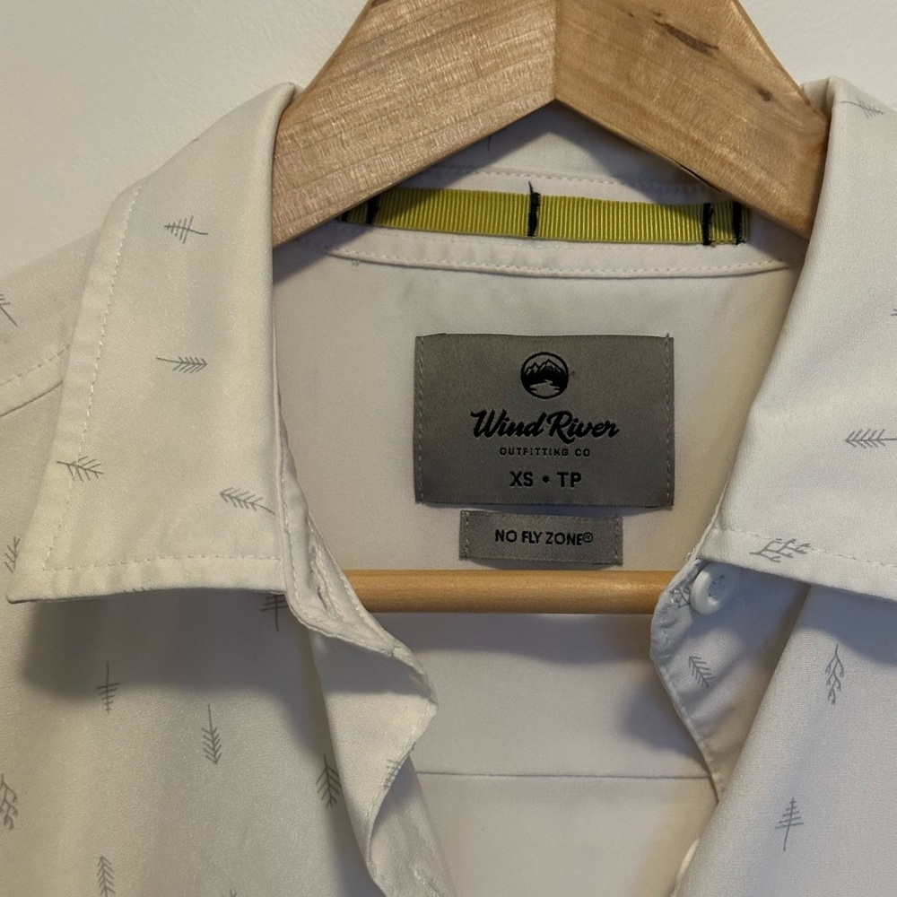 Windriver No Fly Zone White Short Sleeve Top